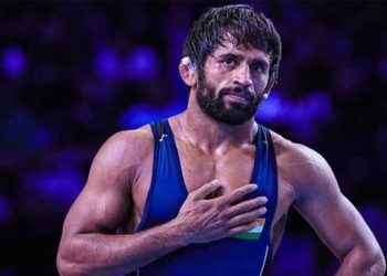 ‌ബജ്‌രംഗ് പൂനിയയ്ക്ക് കത്രികപ്പൂട്ടിട്ട് നാഡ; നാലു വർഷത്തേക്ക് സമ്പൂർണ വിലക്ക്, മത്സരിക്കാനോ, വിദേശ പരിശീലക ജോലി ചെയ്യാനോ പാടില്ലെന്നും നിർദ്ദേശം