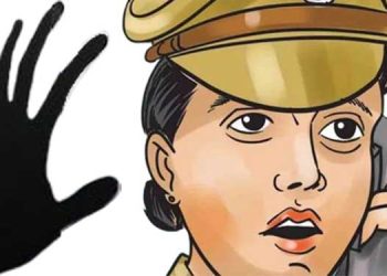 പൊലീസ് ആസ്ഥാനത്തെ വനിതാ ഉദ്യോഗസ്ഥയെ പീഡിപ്പിച്ച എസ്.ഐ അറസ്റ്റിൽ..!!! ജോലിക്കിടെ ദേഹാസ്വാസ്ഥ്യം അനുഭവപ്പെട്ട ഉദ്യോഗസ്ഥയെ വീട്ടിൽ എത്തിക്കാമെന്ന് പറഞ്ഞ് കൂട്ടിക്കൊണ്ട് പോയാണ് പീഡനം…