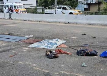 ഡ്രൈവർ മദ്യപിച്ച് നേരെ നിൽക്കാൻ പറ്റാത്ത അവസ്ഥയിൽ, ലൈസൻസില്ലാതെ ലോറിയോടിച്ചത് ക്ലീനർ, ഇയാളും മദ്യ ലഹരിയിൽ, ലോറി ഉറങ്ങിക്കിടന്നവർക്കിടയിലേക്ക് പാഞ്ഞുകയറിയത് മൂന്നര ടണ്ണോളം ഭാരമുള്ള ലോഡുമായി