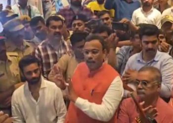 നിയമസഭ തിരഞ്ഞെടുപ്പിന് മണിക്കൂറുകൾ ശേഷിക്കെ അഞ്ച് കോടി രൂപയുമായി ബിജെപി ദേശീയ ജനറൽ സെക്രട്ടറി പിടിയിൽ; നേതാവിനെ പിടികൂടിയത് പ്രതിപക്ഷ പാർട്ടി പ്രവർത്തകർ, ആരോപണങ്ങൾ നിഷേധിച്ച് നേതൃത്വം