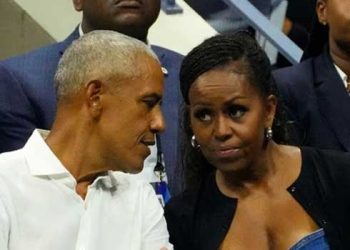 മിഷേലിൻ്റെ കുളിമുറിയിൽ ലൈംഗിക ബന്ധത്തിൽ ഏർപ്പെട്ടു..!! യുഎസ് സീക്രട്ട് ഏജൻ്റ് മുൻ കാമുകിയെ ഒബാമയുടെ ഹവായ് വീട്ടിലേക്ക് ക്ഷണിച്ചു.. ഓർമക്കുറുപ്പുമായി മുൻ കാമുകി