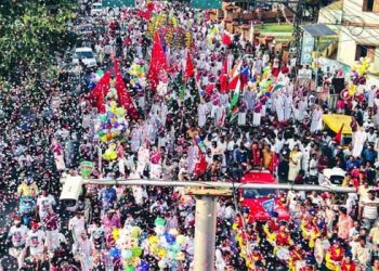 കൊടിയിറങ്ങി: പാലക്കാടൻ കൽപ്പാത്തി തെരുവുകൾ ഇനി നിശബ്ദം, കലാശക്കൊട്ടിന് നീല ട്രോളുബാഗുമായി രാഹുൽ