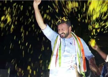 പാലക്കാടന് മണ്ണ് കീഴടക്കി രാഹുല്, ചിത്രത്തില് പോലുമില്ലാതെ സരിന്