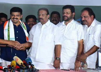 വെ​റു​പ്പി​ൻറെ രാ​ഷ്ട്രീ​യം വി​ട്ട​തി​ൽ ആ​ഹ്ലാ​ദം, ഇതുവരെ കഴിഞ്ഞത് ജനാധിപത്യത്തെ മതിക്കാത്ത ഒരു സിസ്റ്റത്തിൽ; താൻ കോൺ​ഗ്രസിലെത്തിയതിന്റെ ഉത്തരവാദി കെ. സുരേന്ദ്രൻ- സ​ന്ദീ​പ് വാ​ര്യ​ർ