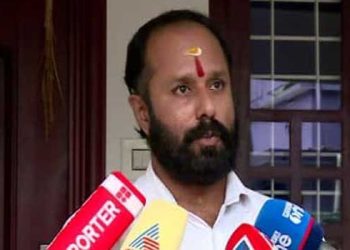 വാവിട്ടു പറഞ്ഞ വാക്കിൽ കിട്ടിയത് എട്ടിന്റെ പണി: വാങ്ങിയ കടം പോലും ഇതുവരെ വീട്ടാനായില്ലെന്ന വെളിപ്പെടുത്തൽ; വീട്ടിൽ കടം കൊടുത്തവരുടെ ബഹളം, പലരേയും അറിയുക പോലുമില്ലെന്ന് തിരൂർ സതീഷ്