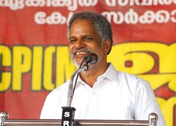 ”പത്ത് മനുഷ്യന് പോകാൻ കുറച്ച് സ്ഥലം മതി, പക്ഷേ പത്ത് കാർ പോകാൻ എത്ര സ്ഥലം വേണം..? പണ്ടൊക്കെ നമ്മൾ നടന്നായിരുന്നില്ലേ പോയിരുന്നത്. ഇത്ര വലിയ കാർ വേണോ, ചെറിയ കാറിൽ പോയാൽ പോരെ..? കാർ ഉള്ളവർ കാറിൽ പോകുന്നതുപോലെ പാവപ്പെട്ടവർക്ക് ജാഥ നടത്താനും അവകാശം നൽകണമെന്നും എ. വിജയരാഘവൻ…