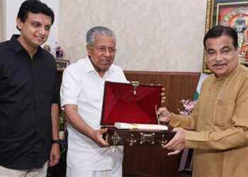 എത്ര ലക്ഷം കോടിയും നല്‍കാന്‍ കേന്ദ്രം തയ്യാർ..!!! 5000 കോടി സംസ്ഥാനം നൽകി… ഇനി നൽകാൻ പറ്റില്ലെന്ന് പിണറായി…!!!  ജി.എസ്.ടി. വേണ്ടെന്നുവെച്ചാല്‍ സ്ഥലമേറ്റെടുപ്പിനുള്ള സംസ്ഥാന വിഹിതം നല്‍കേണ്ട…!!! പ്രതിവിധി നിർദേശിച്ച് ഗഡ്കരി