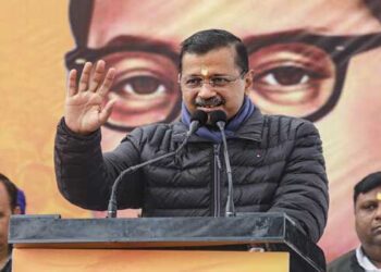 വിദേശത്ത് പഠിക്കാൻ പോകുന്ന വിദ്യാർഥികൾക്ക് ഡോ. അംബേദ്കർ സമ്മാൻ സ്കോളർഷിപ്പ്, പ്രായപൂർത്തിയായ സ്ത്രീകൾക്ക് 2,100 രൂപ പ്രതിമാസ സ്റ്റൈപ്പൻഡ്, മുതിർന്ന പൗരന്മാർക്ക് സർക്കാർ, സ്വകാര്യ ആശുപത്രികളിൽ സൗജന്യ ചികിത്സ, എഎപി തെരഞ്ഞെടുപ്പ് വാഗ്ദാനങ്ങൾ ഇങ്ങനെ