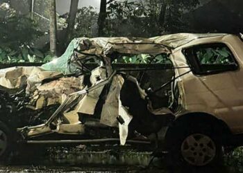 കെഎസ്ആർടിസി ഡ്രൈവറും പ്രതി..!!! മഴയും വെളിച്ചക്കുറവും, ഏഴു പേർ സഞ്ചരിക്കേണ്ട വാഹനത്തിൽ 11 പേർ..!! ഓടിച്ചയാള്ക്ക് അഞ്ച് മാസത്തെ മാത്രം ഡ്രൈവിങ് പരിചയം, വാഹനത്തിന് 14 വർഷത്തെ കാലപ്പഴക്കം- കളർകോട് അപകട റിപ്പോർട്ട്