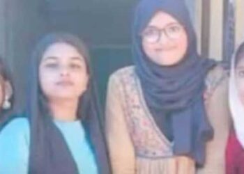 പനയമ്പാടം ലോറിയപകടത്തിൽ വില്ലനായെത്തിയത് എതിരെവന്ന വാഹനം, ലോറി വിദ്യാർഥിനികളുടെ ദേഹത്തേക്കു മറിഞ്ഞത് മറ്റൊരു ലോറിയിടിച്ചതിനെത്തുടർന്ന്, അപകടത്തിൽ മരിച്ച വിദ്യാർഥിനികളുടെ കബറടക്കം വെള്ളിയാഴ്ച, ലോറി ഡ്രൈവർ കസ്റ്റഡിയിൽ, എതിരെവന്ന വാഹനവും പോലീസ് കസ്റ്റഡിയിൽ