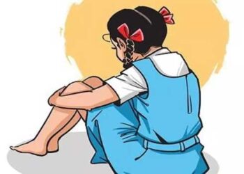 പാഠഭാ​ഗം പഠിച്ചില്ലെന്നാരോപിച്ച് ആറാംക്ലാസുകാരിക്ക് ട്യൂ​ഷ​ൻ ടീച്ചറുടെ ക്രൂ​ര മർദ്ദനം, മർദ്ദനത്തിനിരയായത് സംസാരശേഷി കുറവുള്ള പെൺകുട്ടി, സംഭവം ഒതുക്കിത്തീർക്കാൻ പണവുമായി ടീച്ചറും ഭർത്താവും സമീപിച്ചതായി പരാതി