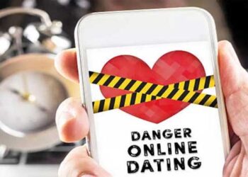 ഒരു നോക്ക് കാണാതെ ഏഴുവർഷത്തെ സ്വരങ്ങളിലൂടെയുള്ള പ്രണയം, ഒന്നു കാണാൻ കൊതിച്ചെങ്കിലും പലപ്പോഴും വഴുതിമാറി, എങ്കിലും കാമുകന്റെ പ്രാരാബ്ദങ്ങൾ കണ്ടറിഞ്ഞ് സഹായിച്ചുകൊണ്ടിരുന്നു, ഒടുവിൽ കാമുകന്റെ ചതിയിൽ 67 കാരിക്ക് നഷ്ടമായത് ഏകദേശം 4.4 കോടി രൂപ, 50 വ്യത്യസ്ത അക്കൗണ്ടുകളിലേക്ക് പണം അയച്ചത് 306 തവണ