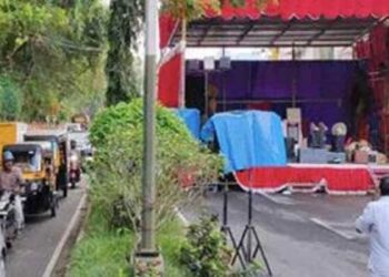 റോ​ഡ് അ​ട​ച്ച് പ​ന്ത​ല്‍ കെ​ട്ടി​യ സം​ഭ​വ​ത്തിൽ 31 പേർക്കെതിരെ കേസ്, ദൃശ്യങ്ങൾ പരിശോധിച്ച് പരിപാടിയിൽ പങ്കെടുത്തവർക്കെതിരേയും കേസെടുക്കുമെന്ന് പോലീസ്, എംവി ​ഗോവിന്ദനെതിരെ നടപടിയെടുക്കില്ല