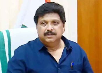 ​ഗൂ​ഗിൾ മാപ്പ് നോ​ക്കിയാണ് ദേശീയപാത അഥോറിറ്റി റോഡ് നിർമിക്കുന്നത്…!! കോൺട്രാക്ടർമാരാണ് എങ്ങനെ വേണമെന്ന് തീരുമാനിക്കുന്നത്..!! അവിടെ എഞ്ചിനീയർമാർക്ക് ഒരു സ്ഥാനവുമില്ല.., അപകടത്തിന് കാരണം റോഡ് നിർമാണത്തിലെ പാളിച്ചയെന്നും മന്ത്രി ​ഗണേഷ് കുമാ‍ർ