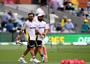 രോഹിത്തിന് ഭാഗ്യം… ടോസ് സ്വന്തമാക്കി…!!! ബാറ്റിങ് തിരഞ്ഞെടുത്ത് ഇന്ത്യ…, ടീമിൽ മൂന്ന് മാറ്റങ്ങൾ… ഓപ്പണർ ആകാതെ രോഹിത്ത്