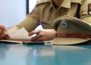 ക​സ്റ്റ​ഡി​യി​ലെ​ടു​ത്ത പ്ര​തിക്കു നേരെ ‘ആക്ഷൻ ഹീറോ ബിജു പ്രയോ​ഗം’, പ്രതിയെ ന​ഗ്നനാക്കി ചൊ​റി​യ​ണം തേ​ച്ച സം​ഭ​വ​ത്തി​ൽ ഡി​വൈ​എ​സ്പി​ക്ക് ഒ​രു മാ​സം ത​ട​വും പിഴയും, ശിക്ഷ 18 വർഷം മുൻപ് നടന്ന സംഭവത്തിൽ