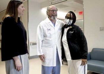 ഒരു വൃക്ക മകൾ അമ്മയ്ക്ക് ദാനം ചെയ്തു, രണ്ടാമത്തെ വൃക്ക തകരാറിൽ, ജനിതക മാറ്റം സംഭവിച്ച പന്നിയുടെ വൃക്ക സ്വീകരിച്ച് 53 കാരി, പരീക്ഷണം വിജയമെന്ന് ഡോക്ടർമാർ