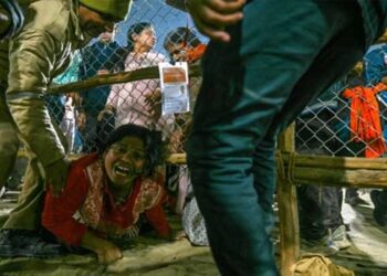 മഹാകുംഭമേള- തിക്കിലും തിരക്കിലുംപെട്ട് പത്തു മരണം, അപകടം മൗനി അമാവാസി ചടങ്ങിനിടെ, അപകട കാരണം ത്രിവേണി സംഗമത്തിൽ ബാരിക്കേഡ് തകർന്നത്, മരണസംഖ്യ ഇനിയും ഉയർന്നേക്കാമെന്ന് റിപ്പോർട്ട്