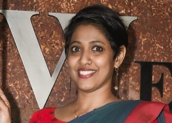 ദ്വയാര്‍ഥ പ്രയോഗ വിദഗ്ധനെതിരേ ഇനി നിയമ പോരാട്ടത്തിന്; മാതൃഭൂമിയില്‍നിന്ന് രാജിവച്ച അഞ്ജന ശശിയുടെ പ്രതികരണം ചര്‍ച്ചയാകുന്നു; മൂന്നുവര്‍ഷം മുമ്പ് മാനേജ്‌മെന്റിനെ അറിയിച്ചിട്ടും നടപടിയില്ല