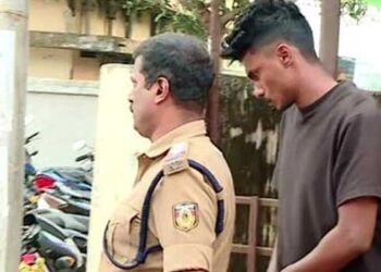 ഗുരുതരാവസ്ഥയിലുള്ള 20 കാരി മരുന്നുകളോട് പ്രതികരിക്കുന്നില്ല… ശരീരത്ത് പലയിടത്തും ഇടിയേറ്റ പാടുകൾ, കഴുത്തിൽ ഷാളിട്ട് മുറുക്കി… സുഹൃത്ത് അനൂപ് സംശയരോ​ഗി, സംഭവ ദിവസം പുറത്തുകണ്ടയാളെ സംശയിച്ച് പെൺകുട്ടിയെ ഉപദ്രവിച്ചു, പെൺകുട്ടി ഏറ്റുവാങ്ങിയത് ക്രൂര പീഡനം