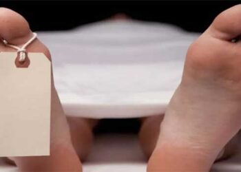 റെയിൽവേ പാലത്തിനടിയിൽ പാതിവെന്ത നിലയിൽ യുവതിയുടെ ന​ഗ്ന മൃതദേഹം, കല്ലുകൊണ്ട് തലയ്ടിച്ച് മരണം ഉറപ്പാക്കി… വസ്ത്രങ്ങൾ കത്തിച്ച നിലയിൽ സമീപം… കൊലയ്ക്കു പിന്നിൽ യുവതിയുമായി പരിചയമുള്ളവരെന്ന് പ്രാഥമിക നി​ഗമനം