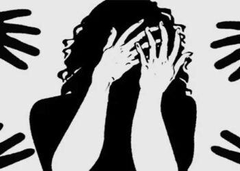 സുഹൃത്താണ് ആദ്യം പീഡിപ്പിച്ചത്…, പിന്നീട് അയാളുടെ സുഹൃത്തുക്കൾ…!! പ്രായപൂർത്തിയാകും മുൻപ് ഇരയുടെ നഗ്നചിത്രങ്ങൾ പ്രതികൾ കൈക്കലാക്കി…!!! 13 വയസ്സുമുതൽ അഞ്ച് വർഷമായി പെൺകുട്ടിയെ ലൈംഗികമായി പീഡിപ്പിച്ച കേസിൽ  അഞ്ച് പേർ അറസ്റ്റിൽ…!!!  പെൺ‍കുട്ടി ആദ്യം പീഡന വിവരം പറഞ്ഞത് മഹിളാ സമഖ്യ പ്രവർത്തകരോട്…