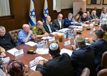 ലോകം പ്രതീക്ഷയോടെ കാത്തിരുന്ന ആ തീരുമാനം നടപ്പിലാകുന്നു…!!!  വെടിനിർ‌ത്തൽ, ബന്ദികളുടെ മോചനം…,ഇസ്രയേൽ സമ്പൂർണ മന്ത്രിസഭ  കരാർ അംഗീകരിച്ചു… നാളെ മുതൽ പ്രാബല്യത്തിൽ…!!! 19 വയസ്സിന് താഴെയുള്ള എല്ലാ പലസ്തീൻ സ്ത്രീകളെയും കുട്ടികളെയും കരാറിൻ്റെ ആദ്യഘട്ടമായി ഇസ്രയേൽ മോചിപ്പിക്കും….