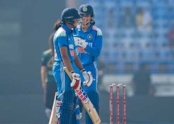 ഇതൊക്കെയെന്ത്? അയർലൻഡിനെ തൂക്കിയെടുത്തടിച്ച് സ്മൃതിയും പിള്ളേരും, 304 റൺസിന്റെ കൂറ്റർ ജയം, ഇന്ത്യൻ വനിതകൾ 50 ഓവറിൽ അടിച്ചുകൂട്ടിയത് 435 റൺസ്- സ്മൃതി മന്ദാനയ്ക്കും പ്രതിക റാവലിക്കും സെഞ്ചുറി, അതിവേഗ സെഞ്ചുറിയെ വ്യക്തിഗത റെക്കോഡും ക്യാപ്റ്റന് സ്വന്തം, പഴങ്കഥയായത് പുരുഷടീമിന്റെ 418 റൺസ് സ്കോർ