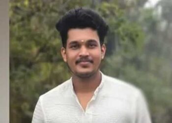 പ്രണയത്തിൽ നിന്ന് പിന്മാറി.., പെൺകുട്ടിയുടെ വീടിന്റെ ചില്ല് എറിഞ്ഞു തകർത്തു… സിറ്റൗട്ടിൽ കയറി ദേഹത്ത് പെട്രോളൊഴിച്ച് യുവാവ് ആത്മഹത്യ ചെയ്തു