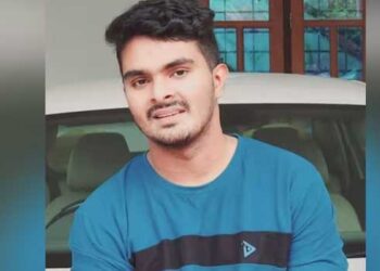 ആദ്യ കൊലയ്ക്ക് മുൻപ് ഉമ്മയെ കഴുത്തിൽ ഷാൾ മുറുക്കി മുഖം ഭിത്തിയിൽ ഇടിപ്പിച്ച് ബോധം കെടുത്തി മുറിയിൽ പൂട്ടിയിട്ടു? സ്വർണ പണമിടപാട് സ്ഥാപനത്തിൽ നിന്ന് പണം കടം വാങ്ങിയത് ഉച്ചയ്ക്ക് ആഭരണം തരാമെന്ന വ്യവസ്ഥയിൽ… ഈ പണം ഉപയോ​ഗിച്ച് ചുറ്റിക വാങ്ങി