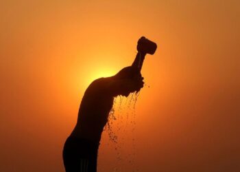 സൂര്യാഘാതസാധ്യത; സംസ്ഥാനത്ത് ജോലി സമയത്തില് പുനഃക്രമീകരണം, ഉച്ചയ്ക്ക് 12 മുതൽ വൈകുന്നേരം മൂന്ന് മണിവരെ വിശ്രമവേള