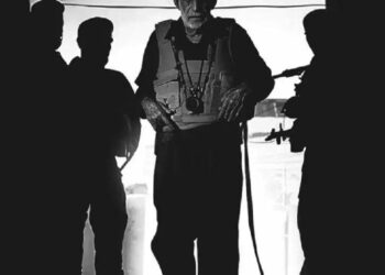 വൃദ്ധനായ പലസ്തീൻകാരനെ മനുഷ്യകവചമായി ഉപയോഗിച്ചു, കഴുത്തിൽ സ്ഫോടകവസ്തുക്കൾ വച്ചു, തെരച്ചില്‍ നടത്തിയില്ലെങ്കില്‍ തല പൊട്ടിത്തെറിക്കുമെന്ന് ഭീഷണി…!!! ഞെട്ടിക്കുന്ന ക്രൂരത പുറത്തുവിട്ട് ഇസ്രയേല്‍