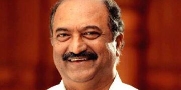 ഒരു കുടുംബത്തിന് പ്രതിവർഷം അഞ്ചുലക്ഷം രൂപവരെ സൗജന്യചികിത്സ കാരുണ്യ ആരോഗ്യ സുരക്ഷാ പദ്ധതിക്ക് 300 കോടി രൂപകൂടി, അര്ഹത ദരിദ്രരും ദുർബലരുമായ 41.99 ലക്ഷം കുടുംബങ്ങൾക്ക്