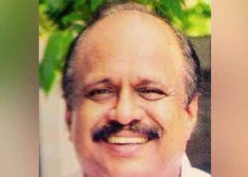 പാർട്ടിയിൽ നിന്ന് തരംതാഴ്ത്തിയപ്പോൾ 2.30 കോടി രൂപയുടെ ക്രമക്കേട്, കൺട്രോൾ കമ്മിഷനെ സമീപിച്ചപ്പോൾ 4 ലക്ഷമായി ചുരുങ്ങി, മൃതദേഹം പാർട്ടി ഓഫിസിൽ പൊതുദർശനത്തിനു വയ്‌ക്കില്ല, പി. രാജുവിനെ ദ്രോഹിച്ചവരൊന്നും സംസ്കാരത്തിനു വരേണ്ടതില്ല-കുടുംബവും കെഇ ഇസ്മയിലും രം​ഗത്ത്