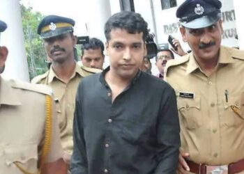 പൾസർ സുനി വീണ്ടും തുടങ്ങി…!! ഭക്ഷണം വൈകിയതിന് ഹോട്ടലിലെ ഗ്ലാസ് തകര്‍ത്തു, ജീവനക്കാരെ കൊല്ലുമെന്ന് ഭീഷണി..!!; പൾസർ സുനിക്കെതിരെ കേസ്