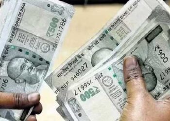 കമ്പനി ലാഭത്തിലാണെങ്കിലും നഷ്ടത്തിലാണെങ്കിലും നിക്ഷേപകർക്കുള്ള തുക മാസാമാസം കൃത്യമായെത്തും!! ഉറപ്പിന് ചെക്കും, ഷെയർ ട്രേഡിങ്ങിന്റെ മറവിൽ വൻ നിക്ഷേപത്തട്ടിപ്പ്, ദമ്പതികളും സഹോദരങ്ങളും തട്ടിയെടുത്തത് 150 കോടി, പ്രതികൾ ഒളിവിൽ