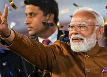 ആഡംബരം, അഹങ്കാരം, അരാജകത്വം എന്നിവ പരാജയപ്പെട്ടു…!!! ഡൽഹിക്ക് മോദിയുടെ ​ഗ്യാരണ്ടി… ഡബിൾ എഞ്ചിൻ സർക്കാരിൽ ജനങ്ങൾക്ക് പ്രതീക്ഷ…  ഡൽഹി മിനി ഹിന്ദുസ്ഥാൻ ആണെന്ന് മോദി….