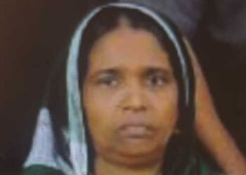 അടുക്കളയിൽ പണിയെടുത്തുകൊണ്ടിരുന്ന ഉമ്മയെ മകൻ കത്തി ഉപയോ​ഗിച്ചു വെട്ടി, ​ഗ്യാസ് സിലിണ്ടറെടുത്ത് തലയ്ക്കടിച്ച് കൊലപ്പെടുത്തി, ആക്രമണത്തിൽ മാതാവിന്റെ തലയോട് തകർന്നു,മകനു മാനസിക പ്രശ്നങ്ങളുണ്ടെന്നു സൂചന