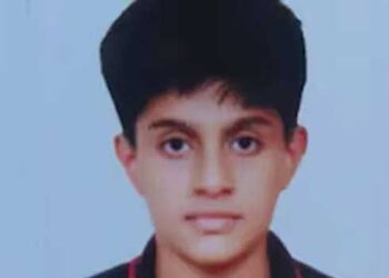 ഒമ്പതാം ക്ലാസ് വിദ്യാർഥി ദുരൂഹസാഹചര്യത്തിൽ മരിച്ച നിലയിൽ, ശരീരത്തിൽ നീലനിറം, കഴുത്തിൽ പാടുകൾ, അബദ്ധത്തിൽ ഷോക്കേറ്റതാകാമെന്ന് പോലീസ്