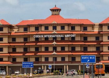 പോലീസിന്‍റെ ഫേസ്ബുക്ക് മെസഞ്ചറില്‍ ഭീഷണി സന്ദേശം, തിരുവനന്തപുരം റെയില്‍വേ സ്റ്റേഷനിലും നെടുമ്പാശ്ശേരി വിമാനത്താവളത്തിലും ബോംബ് വെച്ചെന്ന് ഭീഷണി; അയച്ചത് തെലങ്കാനയില്‍നിന്ന്