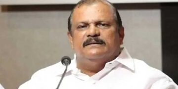 പോലീസ് മനസിൽ കണ്ടപ്പോൾ പിസി മാനത്തുകണ്ടു, അറസ്റ്റ് നീക്കമറിഞ്ഞ് കോടതിയിൽ കീഴടങ്ങി, നിയമം പാലിക്കും, കീഴടങ്ങാനാണ് ഞാൻ വന്നതെന്ന് മാധ്യമങ്ങളോട് പിസി ജോർജ്