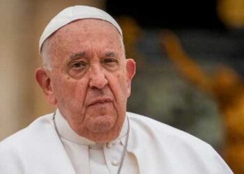 ഫ്രാൻസിസ് മാർപാപ്പയുടെ ആരോ​ഗ്യനില ​സങ്കീർണം, രണ്ട് ശ്വാസകോശത്തിലും ന്യുമോണിയ ബാധിച്ചു