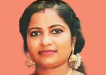 വാട്‌സ്ആപ് ഗ്രൂപ്പിൽ ​ഗ്രൂപ്പിൽ നിന്ന് നമ്പറെടുത്ത് അശ്ലീല സന്ദേശമയച്ചു, ബ്ലോക്ക് ചെയ്ത വൈരാ​ഗ്യത്തിൽ മറ്റൊരു യുവാവിനെ കൂട്ടിച്ചേർത്ത് അപവാദ പ്രചാരണം നടത്തി… പോലീസിൽ പരാതി നൽകിയിട്ടും നടപടിയുണ്ടായില്ല…വെഞ്ഞാറമൂട്ടിൽ യുവതിയുടെ ആത്മഹത്യയ്ക്ക് പിന്നിൽ അയൽവാസിയായ യുവാവ്- ആരോപണവുമായി ബന്ധുക്കൾ