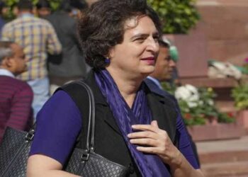 “മാഡം ഡൽഹി ഇലക്ഷൻ റിസൽട്ടിനെക്കുറിച്ച് എന്താണ് പറയാനുള്ളത്”? “എനിക്കറിയില്ല, ഞാൻ ഇതുവരെ തിരഞ്ഞെടുപ്പ് ഫലം പരിശോധിച്ചിട്ടില്ല”…- കേരളത്തിലെത്തിയ പ്രിയങ്കാ ഗാന്ധിയുടെ പ്രതികരണം