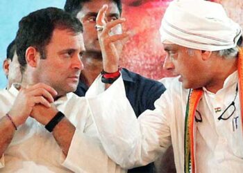 എത്രയും പെട്ടെന്ന് സോണിയ ​ഗാന്ധിയുടെ വസതിയിലെത്തണം, ശശി തരൂരിന് നിർദ്ദേശം നൽകി രാഹുൽ