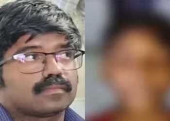 അധ്യാപകന്റെ വാഹനം വീടിനടുത്തുവച്ച് മറിഞ്ഞതായി 6-ാം ക്ലാസുകാരൻ കൂട്ടുകാരോട് പറഞ്ഞതിൽ പ്രകോപനം… അധ്യാപകൻ വിദ്യാർഥിയെ ചൂരൽ ഒടിയുന്നതുവരെ തല്ലി, വേദന സഹിക്കാതെ ഇറങ്ങിയോടിയ കുട്ടിയെ വിളിച്ചുവരുത്തി വീണ്ടും മർദ്ദിച്ചു- കേസ്