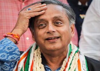 അങ്ങനെ ആ ​ഗോളും പാഴായി, തരൂരിന് വഴങ്ങേണ്ടതില്ലെന്ന് കോൺഗ്രസ് ഹൈക്കമാൻഡ്, സമ്മർദ്ദ തന്ത്രം പാളുന്നുവോ?