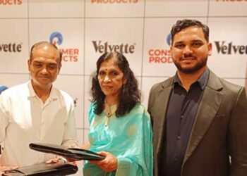 വെല്‍വറ്റിനെ ഏറ്റെടുത്ത് റിലയന്‍സ് കണ്‍സ്യൂമര്‍ പ്രൊഡക്റ്റ്‌സ്..!!! താങ്ങാവുന്ന വിലയില്‍ ഉത്പന്നങ്ങള്‍ ലഭ്യമാക്കും