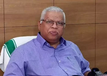 സൂരജ് വധക്കേസിൽ ശിക്ഷിക്കപ്പെട്ടവർ നിരപരാധികൾ, അവർ ആളുകളെ കൊന്നെന്നു പറഞ്ഞാൽ ജനം വിശ്വസിക്കില്ല,  രക്ഷിക്കാൻ ഏതറ്റം വരെയും പോകുമെന്ന് എം വി ജയരാജൻ