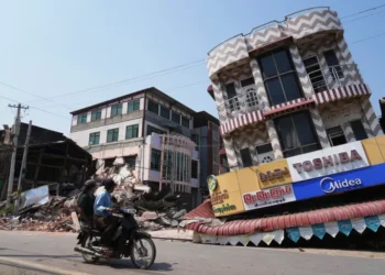 മ്യാൻമർ, തായ്‌ലൻഡ് ഭൂകമ്പത്തിൽ  മരണം 1700 കടന്നു, രക്ഷാദൗത്യത്തിനിടെയും ഭൂചലനം